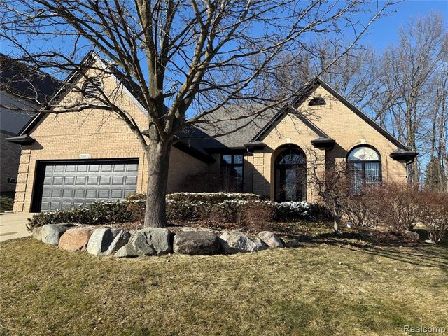 1809 Cloverdale Drive, Rochester, MI 48307