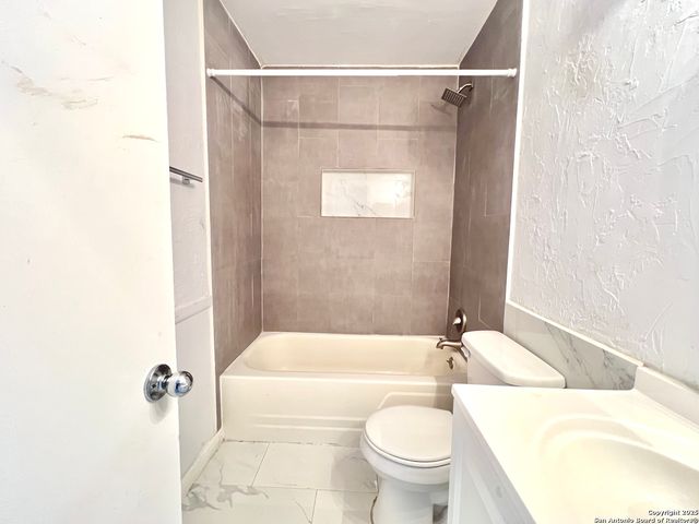 6611 Southpoint St Apt 128, San Antonio, TX 78229