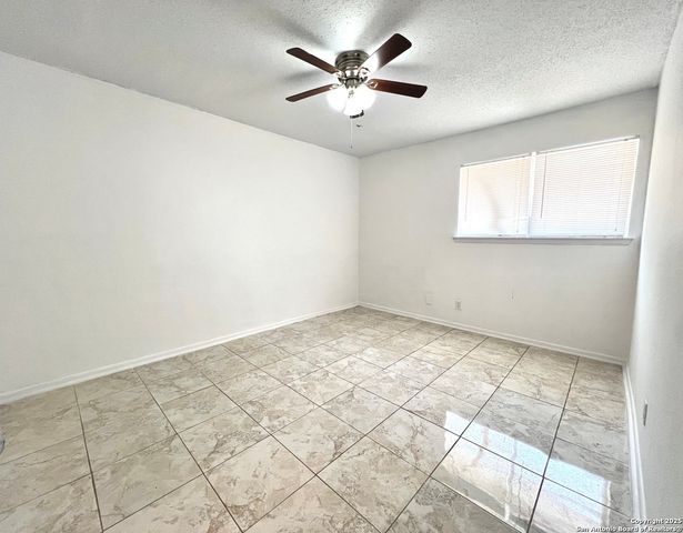 6611 Southpoint St Apt 128, San Antonio, TX 78229
