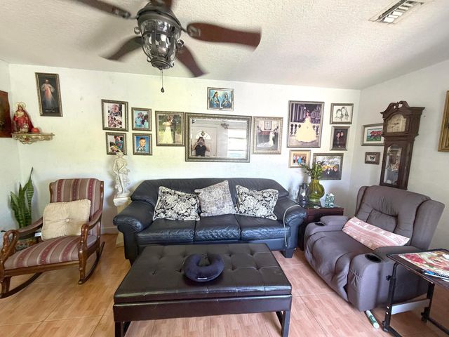 2926 Hiawatha Avenue, West Palm Beach, FL 33409