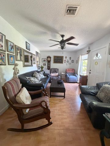 2926 Hiawatha Avenue, West Palm Beach, FL 33409