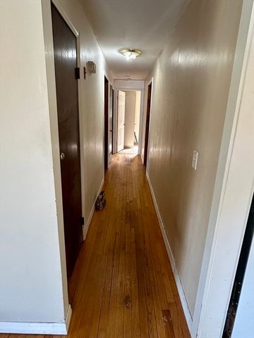 12 Pomeroy St, Easthampton, MA 01027