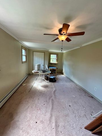 12 Pomeroy St, Easthampton, MA 01027