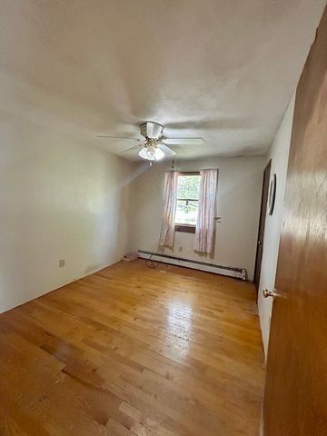 12 Pomeroy St, Easthampton, MA 01027