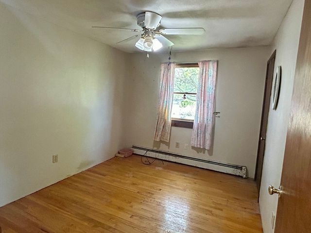 12 Pomeroy St, Easthampton, MA 01027