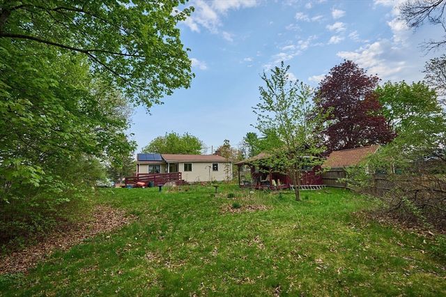 12 Pomeroy St, Easthampton, MA 01027