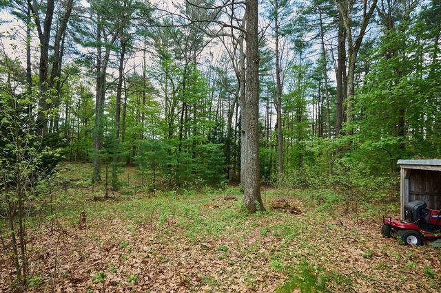 12 Pomeroy St, Easthampton, MA 01027