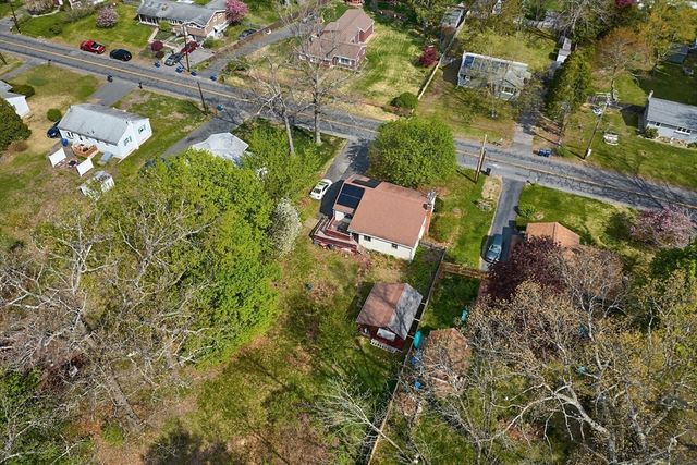 12 Pomeroy St, Easthampton, MA 01027