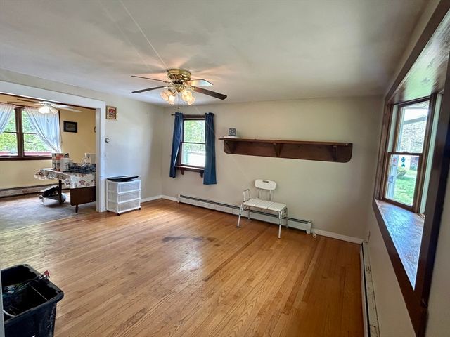 12 Pomeroy St, Easthampton, MA 01027