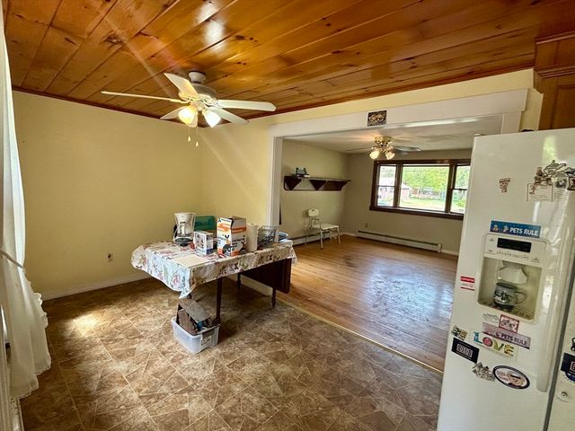 12 Pomeroy St, Easthampton, MA 01027