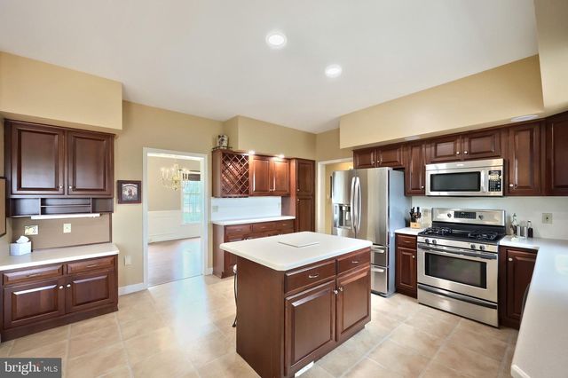 2337 WEDGEWOOD WAY, York, PA 17408