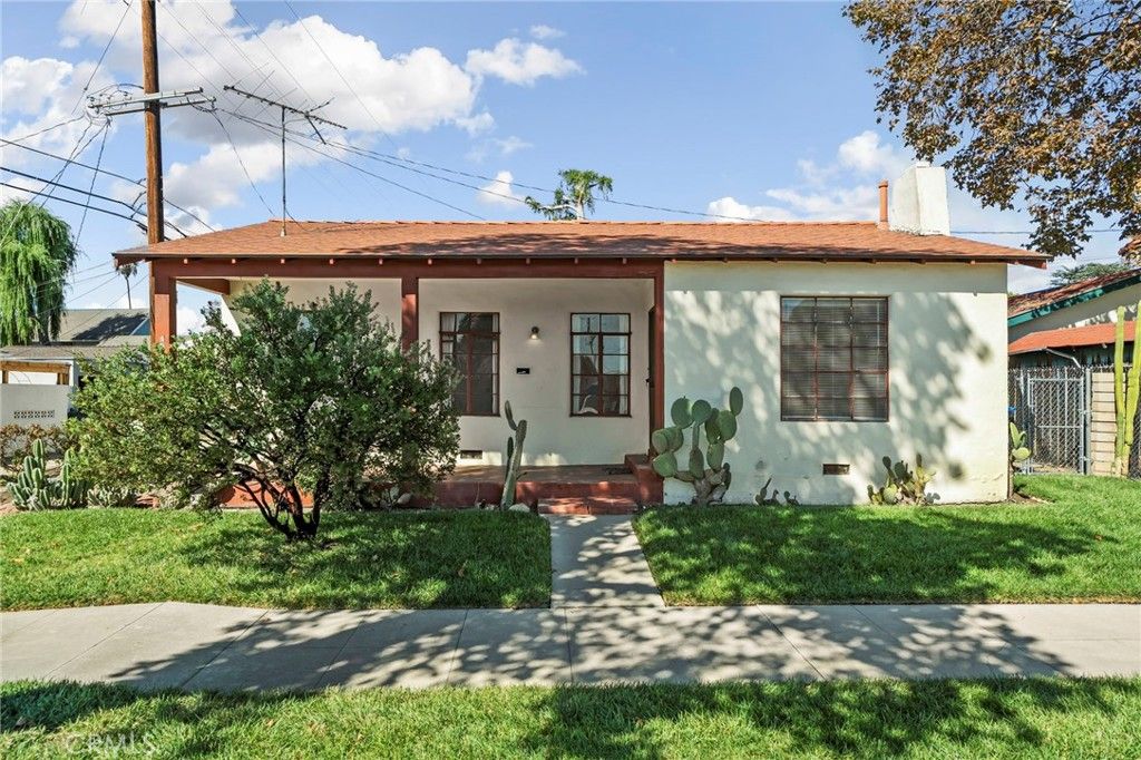1565 N Palomares, Pomona, CA 91767 — photo 2