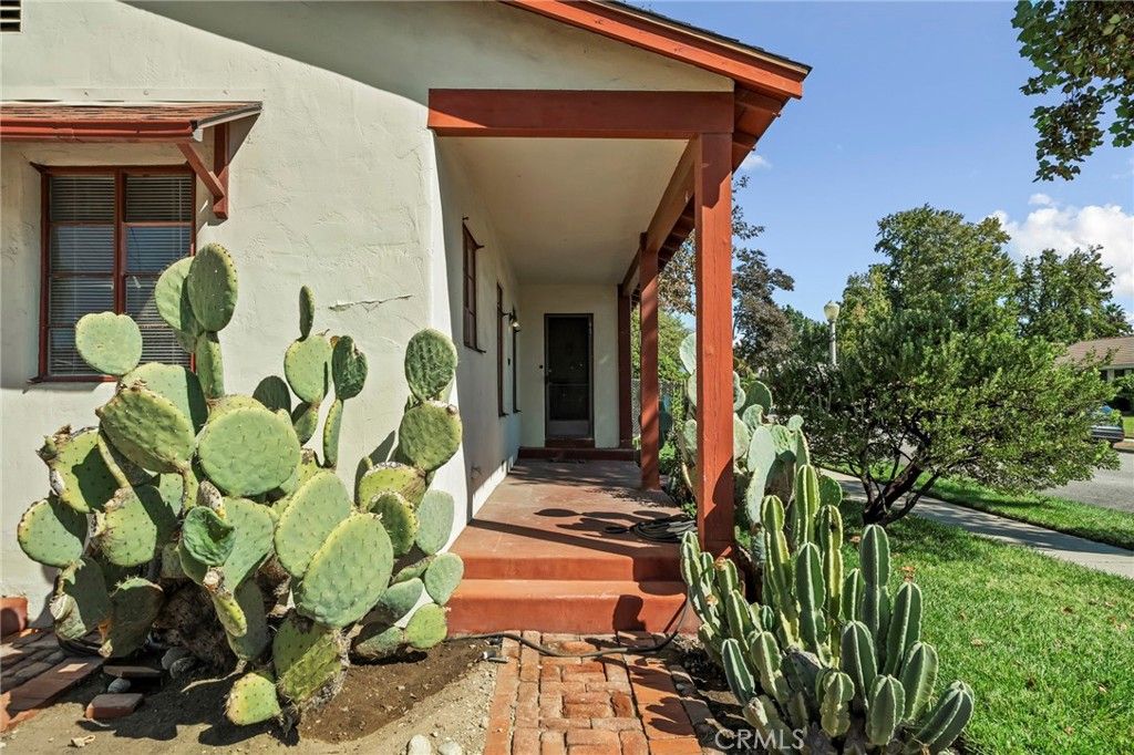 1565 N Palomares, Pomona, CA 91767 — photo 4