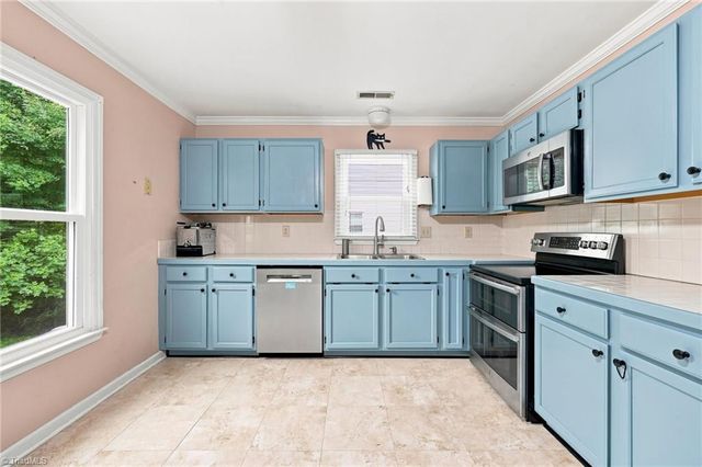 5536 Moravian Heights Lane, Clemmons, NC 27012