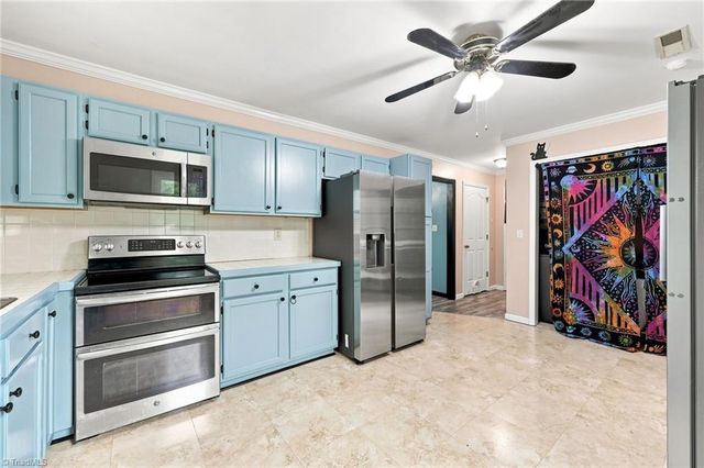 5536 Moravian Heights Lane, Clemmons, NC 27012
