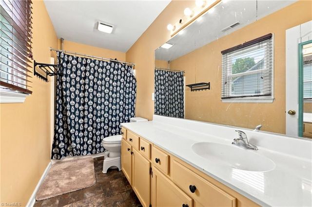 5536 Moravian Heights Lane, Clemmons, NC 27012