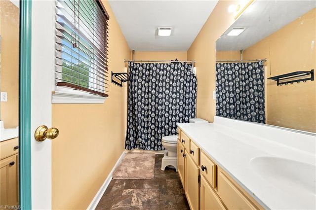 5536 Moravian Heights Lane, Clemmons, NC 27012