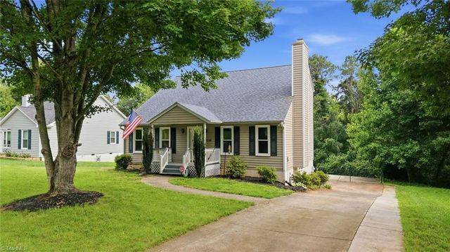 5536 Moravian Heights Lane, Clemmons, NC 27012