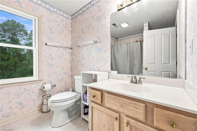 5536 Moravian Heights Lane, Clemmons, NC 27012