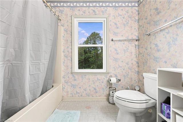 5536 Moravian Heights Lane, Clemmons, NC 27012