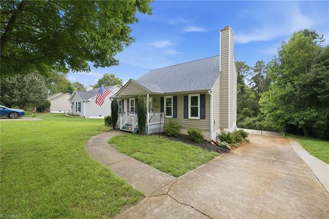 5536 Moravian Heights Lane, Clemmons, NC 27012
