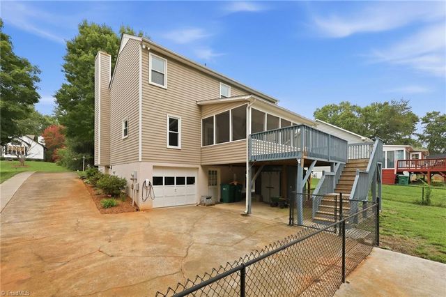 5536 Moravian Heights Lane, Clemmons, NC 27012