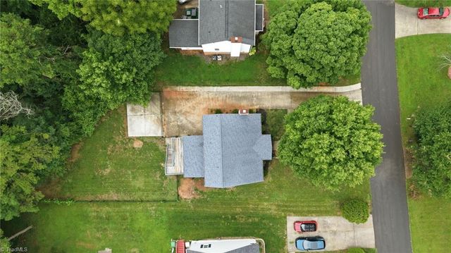 5536 Moravian Heights Lane, Clemmons, NC 27012