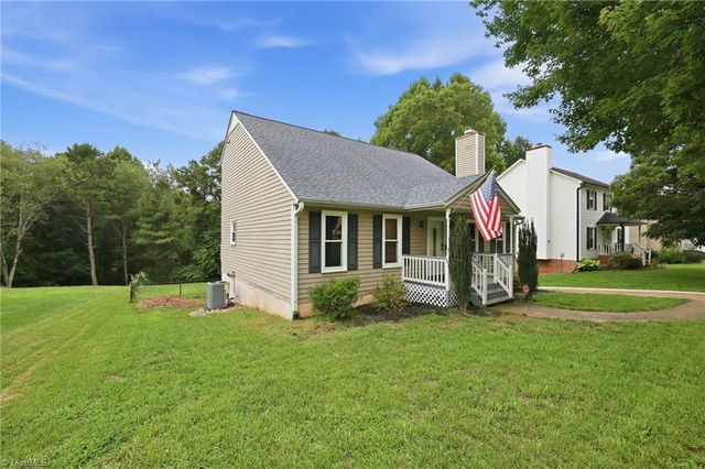 5536 Moravian Heights Lane, Clemmons, NC 27012