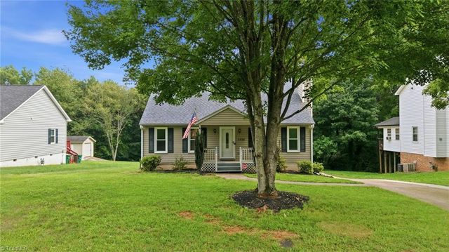 5536 Moravian Heights Lane, Clemmons, NC 27012