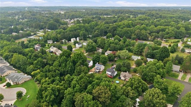 5536 Moravian Heights Lane, Clemmons, NC 27012