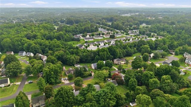 5536 Moravian Heights Lane, Clemmons, NC 27012
