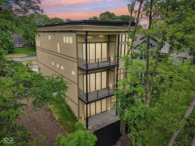 2841 Tropical Drive, Indianapolis, IN 46205