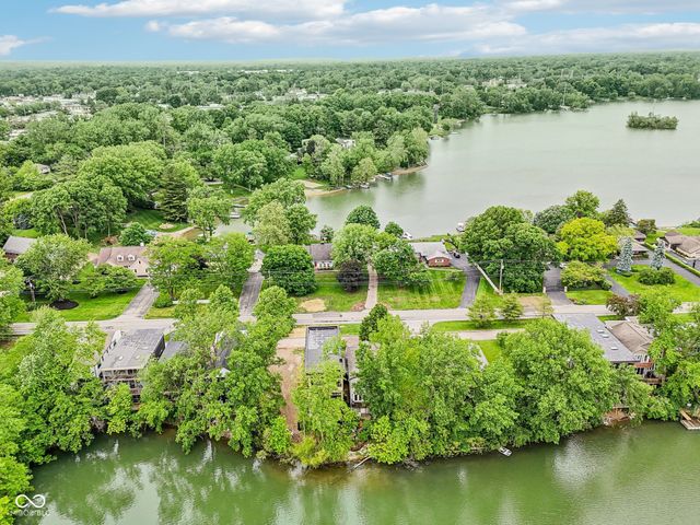 2841 Tropical Drive, Indianapolis, IN 46205