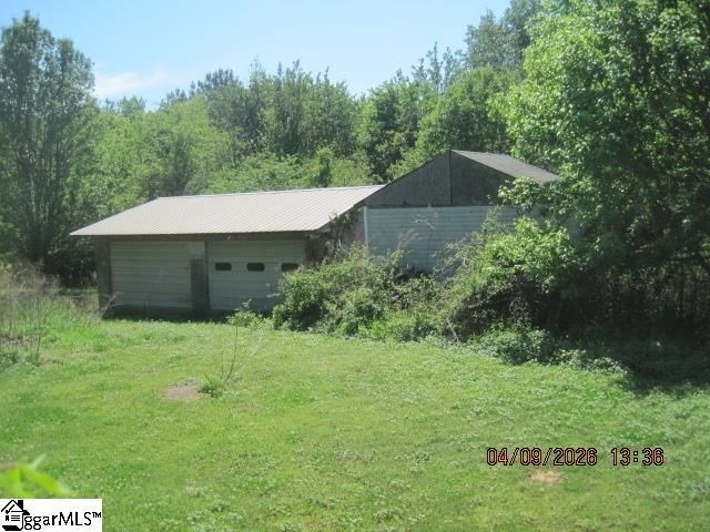 419 Switzer Greenpond Road, Woodruff, SC 29388