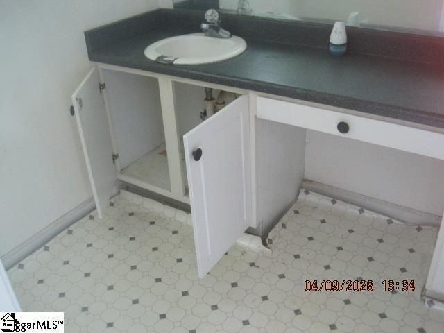 419 Switzer Greenpond Road, Woodruff, SC 29388