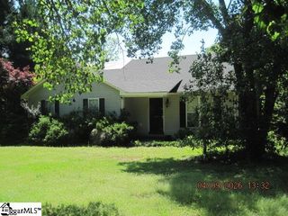 419 Switzer Greenpond Road, Woodruff, SC 29388