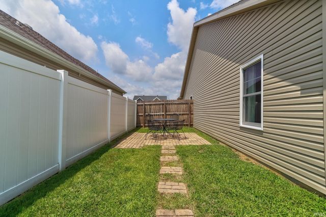 13303 Halle Drive, Evansville, IN 47725