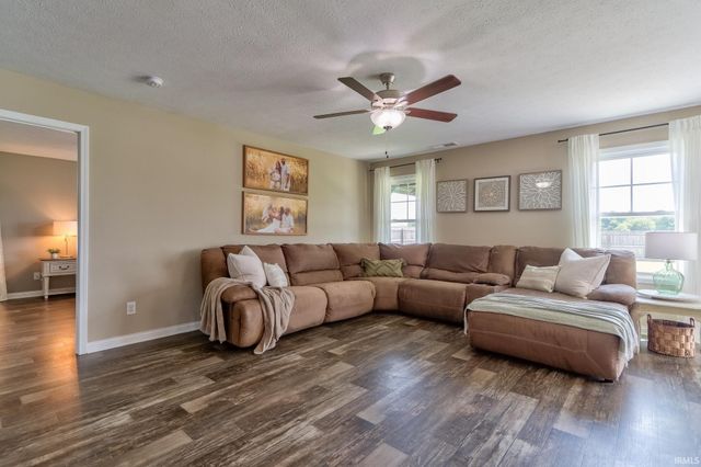 13303 Halle Drive, Evansville, IN 47725