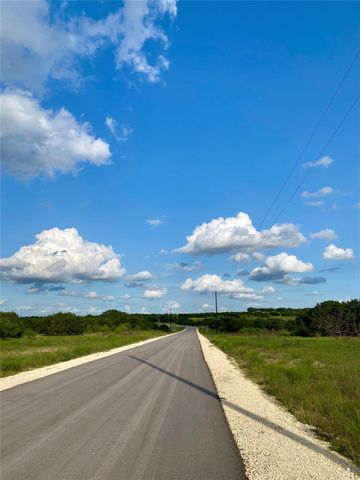 30 Shin Oak Dr, Lampasas, TX 76550