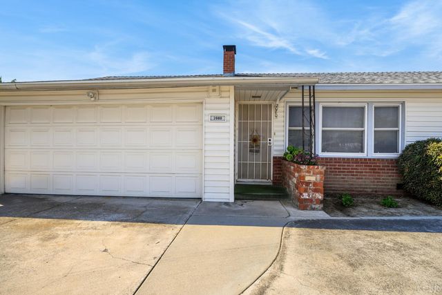 2080 McKinley Avenue, Hanford, CA 93230