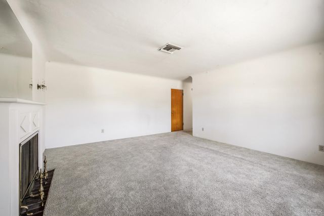 2080 McKinley Avenue, Hanford, CA 93230