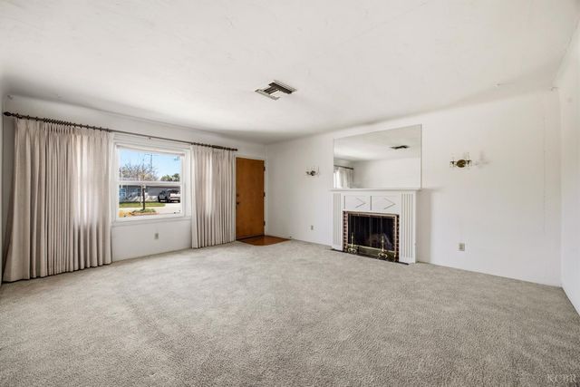 2080 McKinley Avenue, Hanford, CA 93230