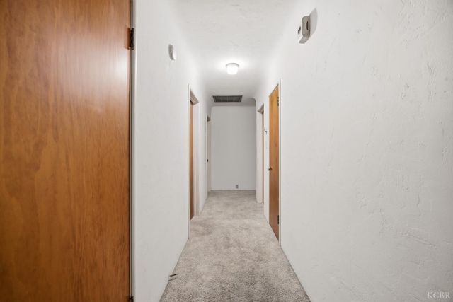 2080 McKinley Avenue, Hanford, CA 93230