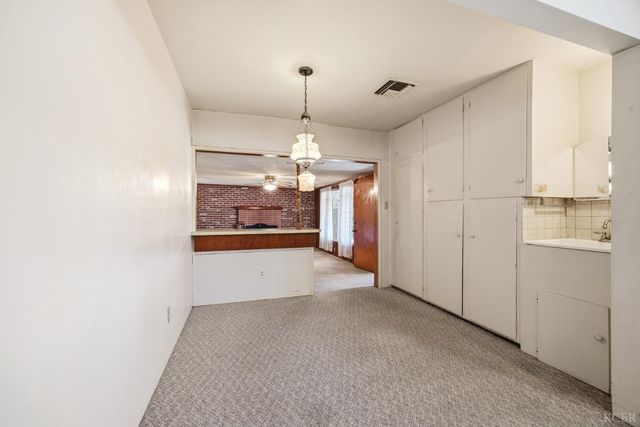 2080 McKinley Avenue, Hanford, CA 93230