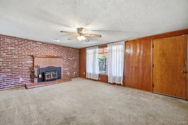 2080 McKinley Avenue, Hanford, CA 93230