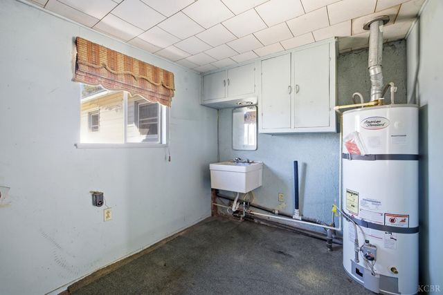 2080 McKinley Avenue, Hanford, CA 93230