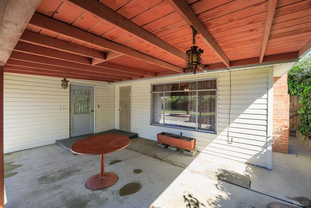 2080 McKinley Avenue, Hanford, CA 93230