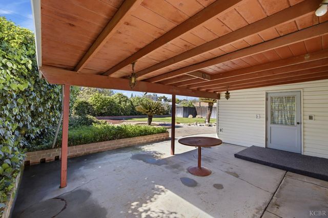 2080 McKinley Avenue, Hanford, CA 93230