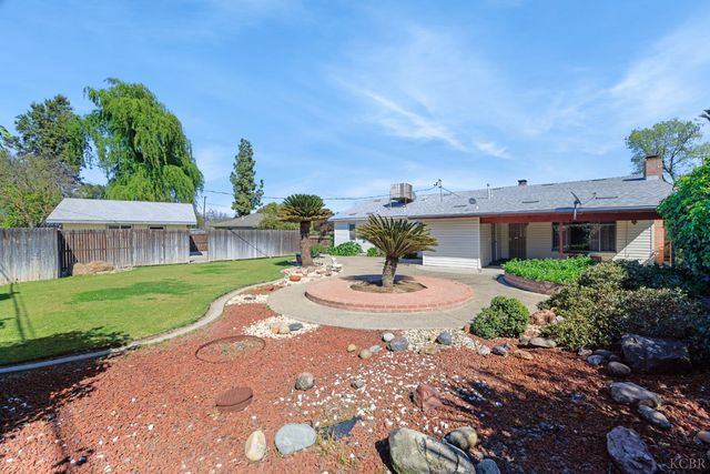 2080 McKinley Avenue, Hanford, CA 93230