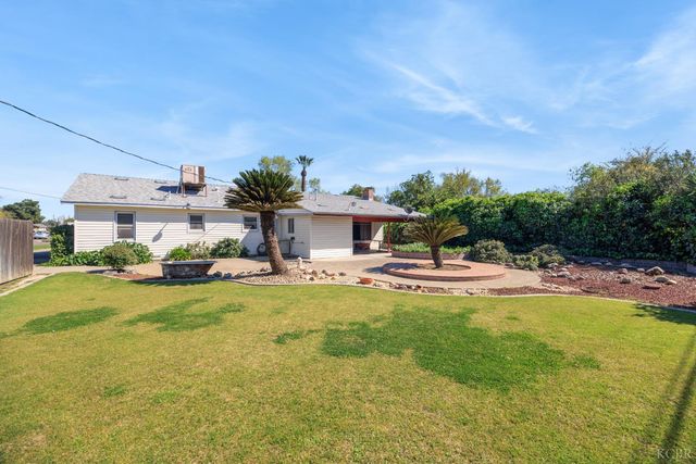2080 McKinley Avenue, Hanford, CA 93230